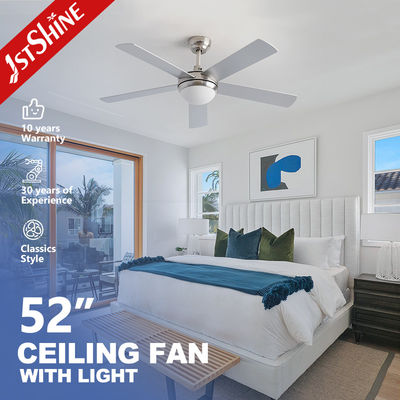 Harga yang bagus AC Ceiling Fan Dengan Cahaya 3 Kecepatan Remote Control MDF Blade untuk Rumah on line