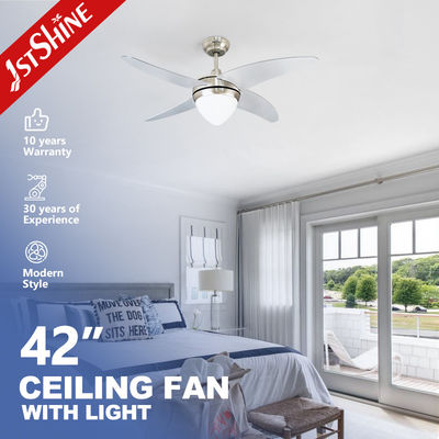 Harga yang bagus 4 MDF Blades Modern LED Ceiling Fan Handheld Remote Untuk Ruang Keluarga on line